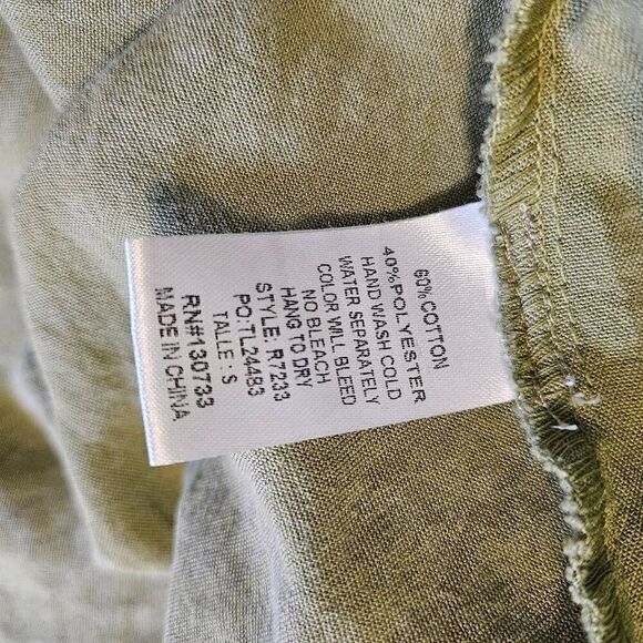 Umgee womens top, green button down.  S. #889 - Picture 5 of 6